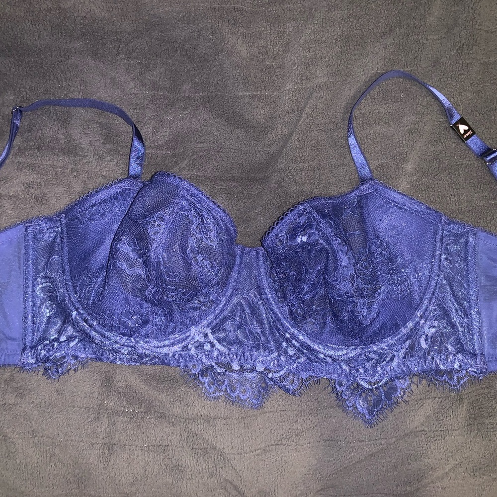 victoria’s secret lace bra